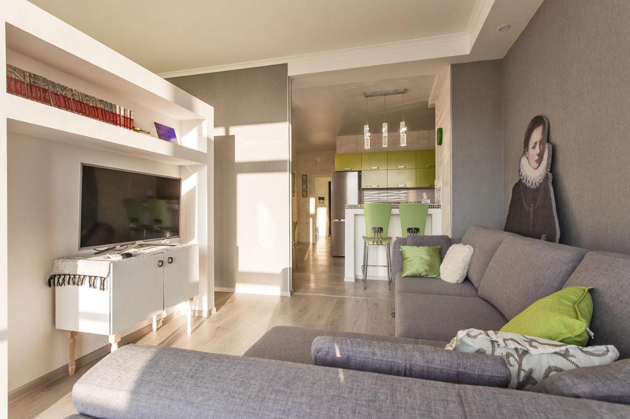 Gagarin Plaza Apartment 70 Square Metres On 12Th Floor Odessa Extérieur photo