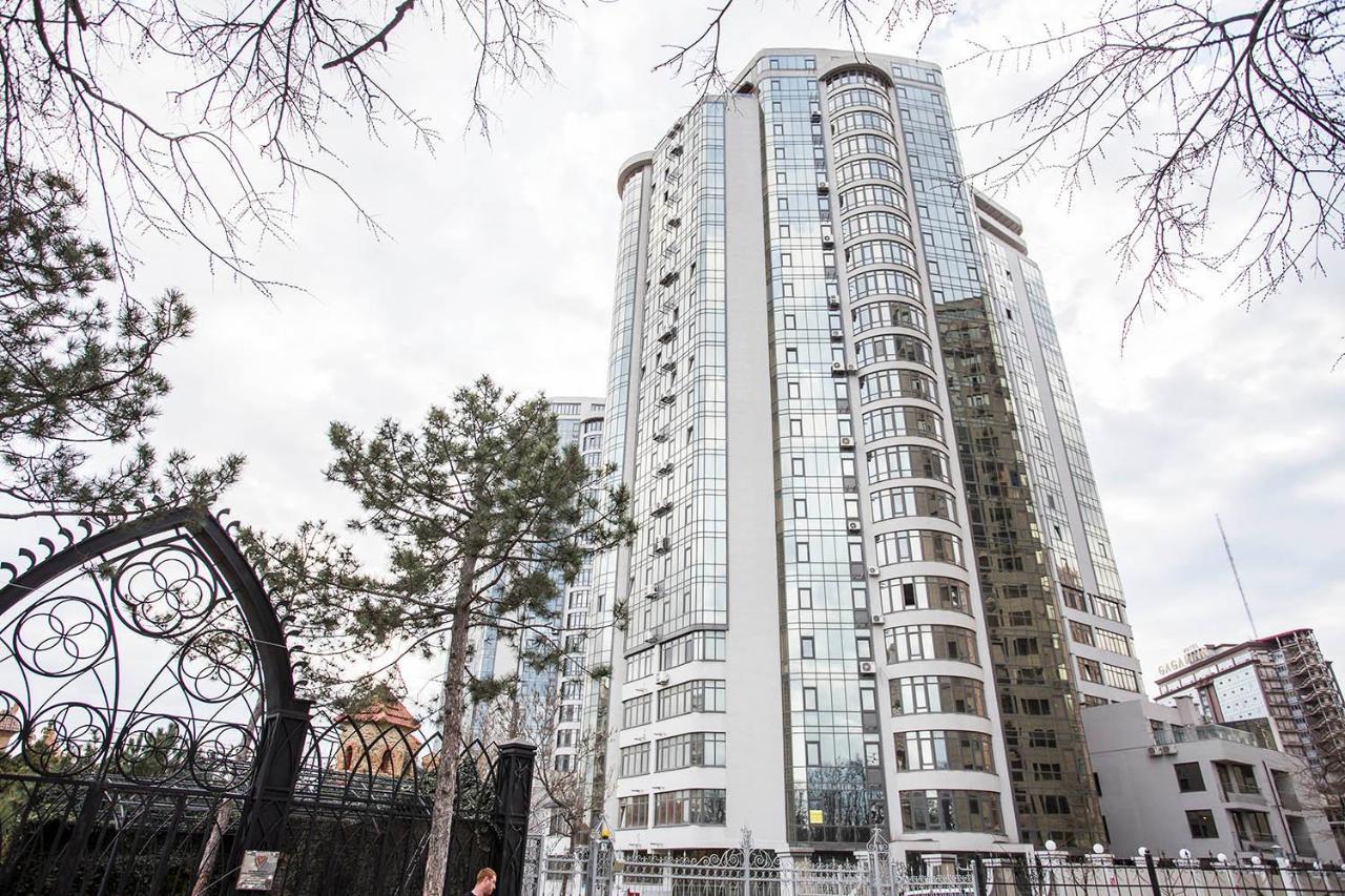 Gagarin Plaza Apartment 70 Square Metres On 12Th Floor Odessa Extérieur photo