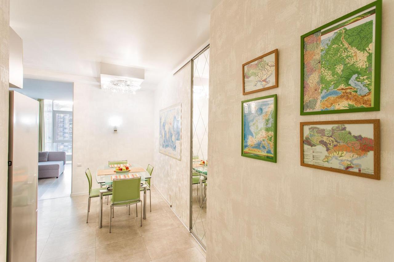 Gagarin Plaza Apartment 70 Square Metres On 12Th Floor Odessa Extérieur photo