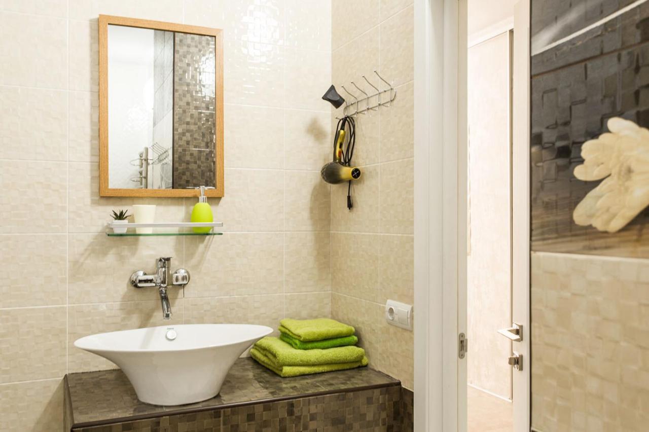 Gagarin Plaza Apartment 70 Square Metres On 12Th Floor Odessa Extérieur photo