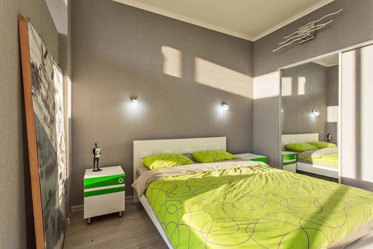 Gagarin Plaza Apartment 70 Square Metres On 12Th Floor Odessa Extérieur photo
